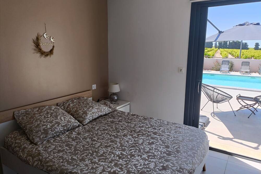 Vineyard villa with pool in Bédarrides, Vaucluse