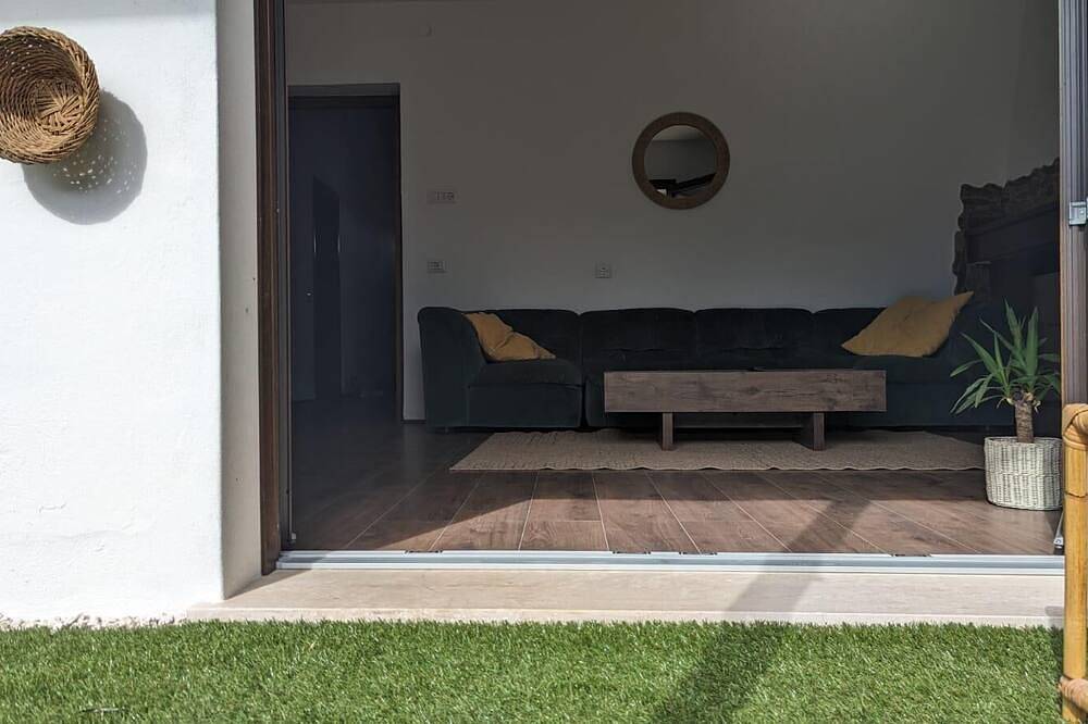 Spacious Holiday Home 10 Minutes from the Stunning Beaches of Western Sardinia in Donigala Fenughedu, Oristano