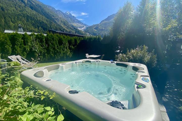 Chalet pour 8 personnes, avec jardin et jacuzzi dans Argentière