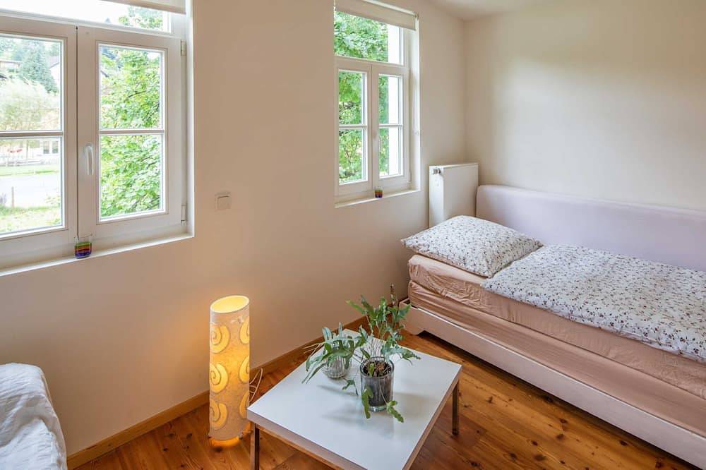 Ganze Wohnung, Gästehaus im denkmalgeschützten Fachwerkhof - Haus in Bewegung - in Neunkirchen-Seelscheid, Rhein-Sieg-Kreis