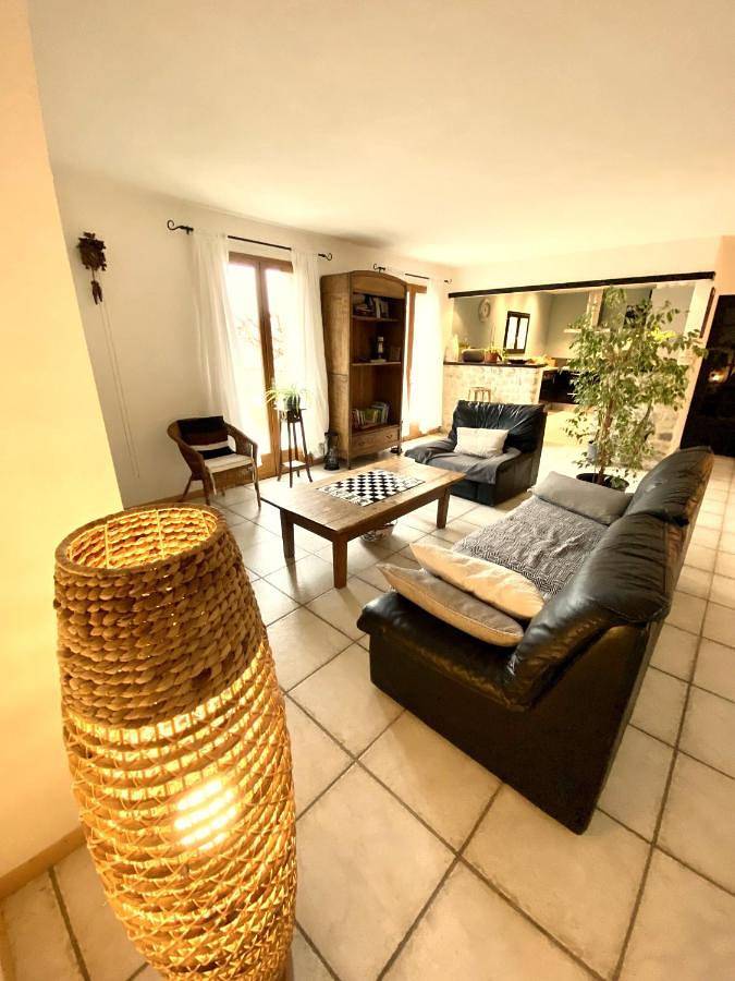 Location de vacances pour 6 personnes, avec piscine ainsi que vue et jardin, animaux acceptés à Saint-Maurice-d'Ibie - 4