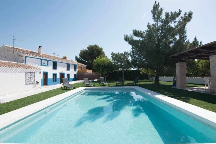 Casa de vacaciones para 8 personas, con vistas además de jardín y piscina, Se admiten mascotas - 1