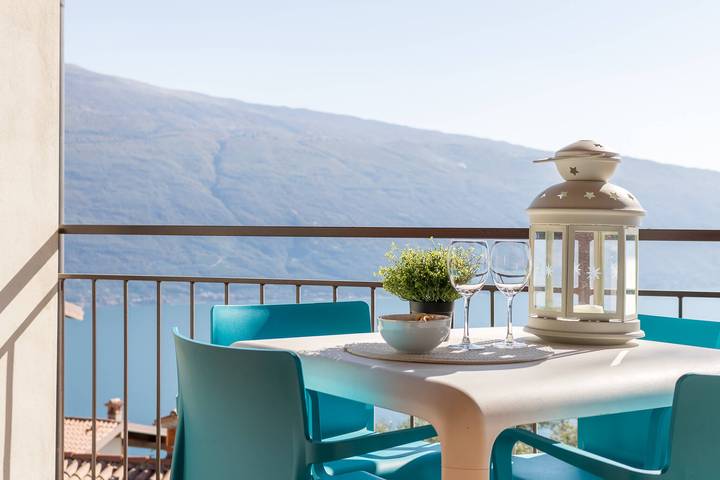 Ferienwohnung für 4 Personen, mit Seeblick und Balkon in Tignale - 2