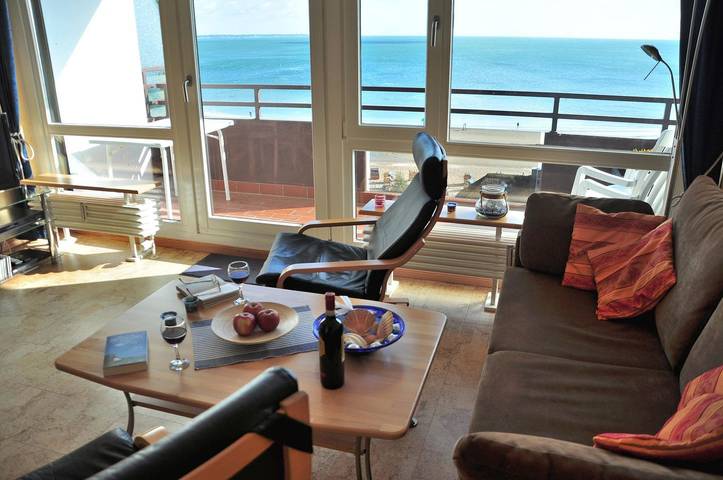 Ferienwohnung für 3 Personen, mit Balkon und Sauna sowie Seeblick in Scharbeutz