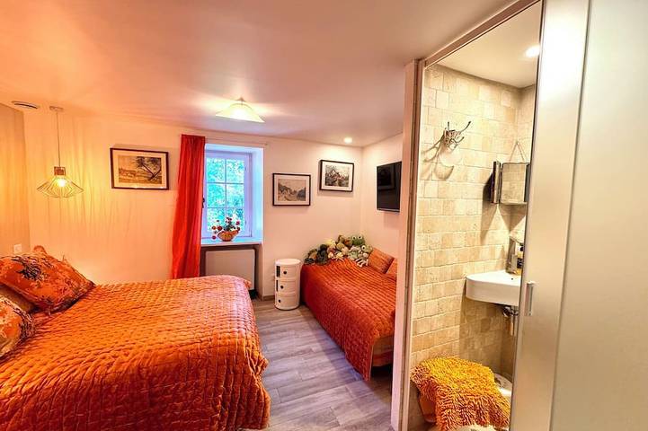 Location de vacances pour 6 personnes, avec piscine ainsi que jardin et jacuzzi, animaux acceptés à Simeyrols - 3