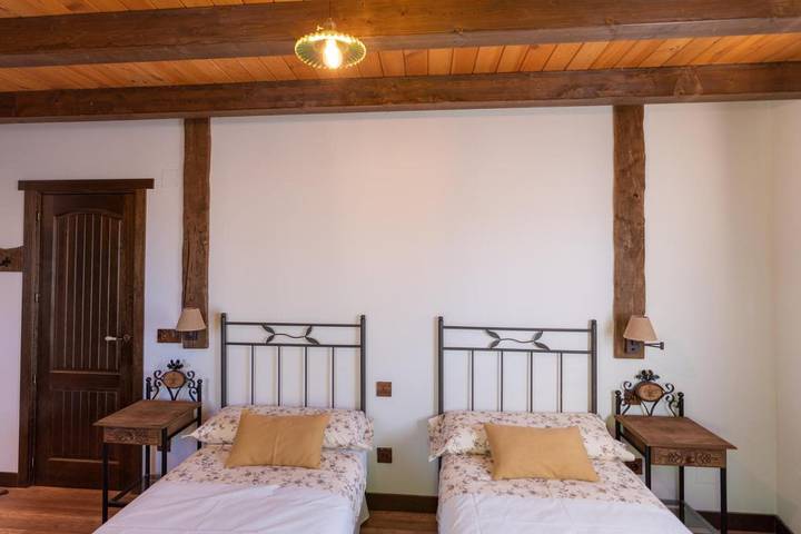 Casa rural para 8 personas en Aliste - 3