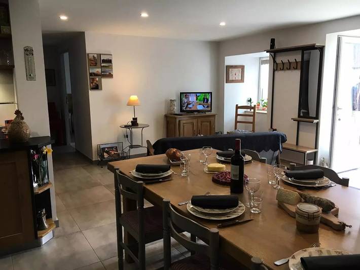 Gîte pour 10 personnes, avec piscine et terrasse, animaux acceptés dans L'Aubrac