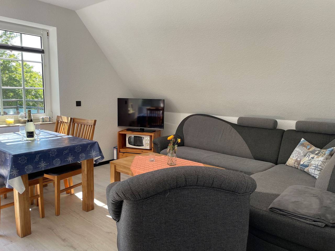 Ganze Ferienwohnung, Helle Balkonwohnung Juist - Ferienwohnung Juist in Hooksiel, Wangerland