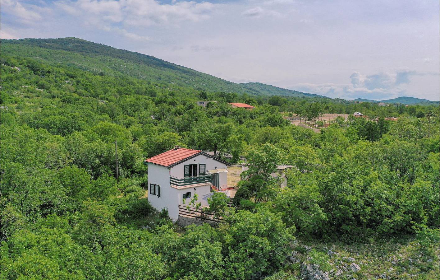 Gemütliche Ferienwohnung mit Terrasse, Küche, WLAN und Parkplatz in Zagvozd, Makarska Riviera