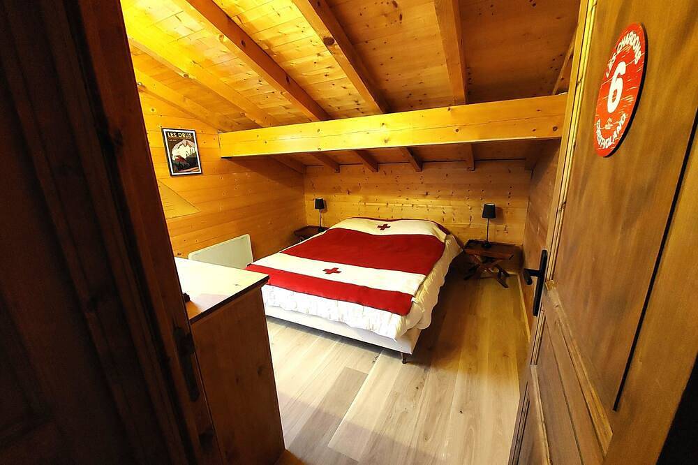 Chalet 82 m² - 4 bedrooms - sleeps 8 in Crest-Voland, Albertville region