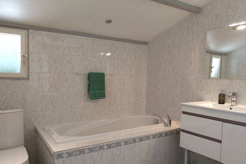 Agréable chambre indépendante avec piscine & parc in Brézilhac, Lauragais