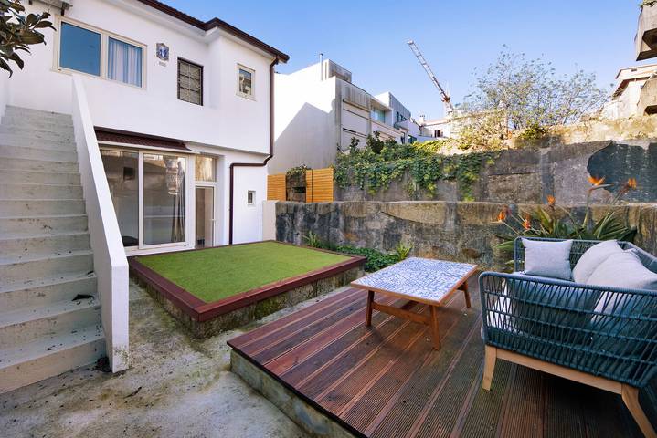Hel lejlighed, Apartment "Crooked Floor House Rc" with Shared Garden, Wi-Fi & A/C in Santo Ildefonso, Porto