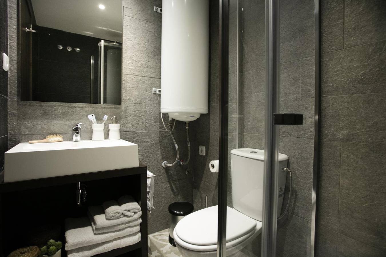Entire studio, Studio Standard Blanes Playa 2p balcon in Els Pins Blanes, Blanes