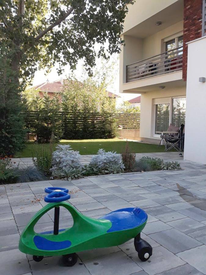 Domek letniskowy dla 5 osób, z ogród i widok oraz balkon w Serbia