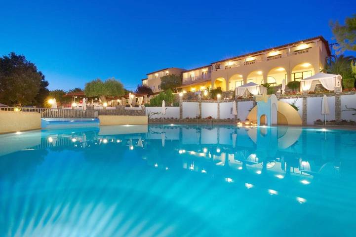 Hotel für 4 Personen, mit Pool und Ausblick sowie Kinderpool und Garten, mit Haustier in Chalkidiki - 2