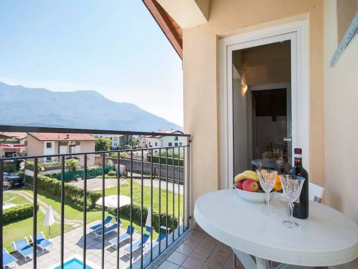 Gîte pour 6 personnes, avec Balcon et Piscine à Domaso - 3