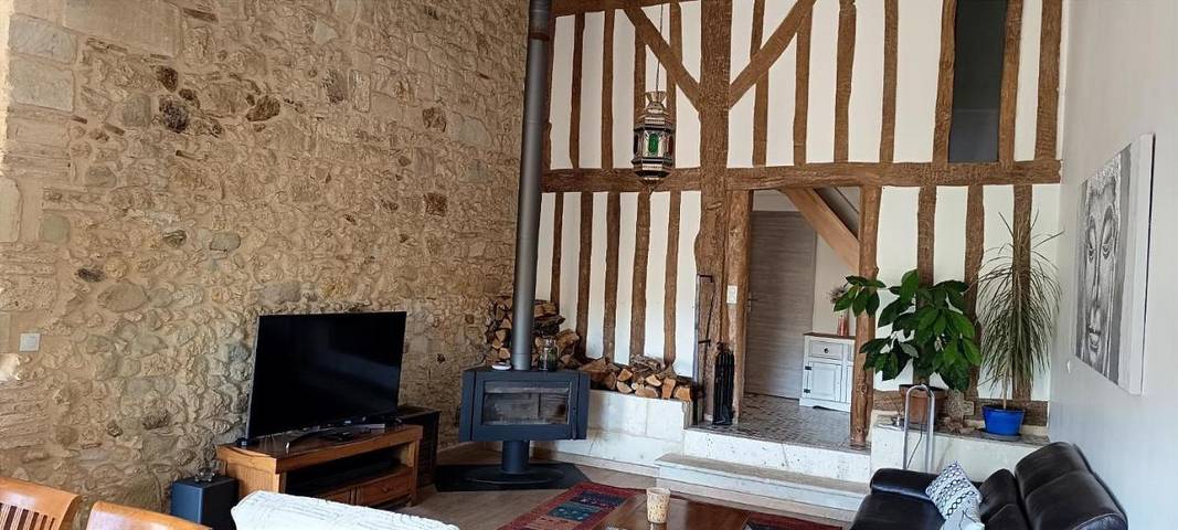 Location de vacances pour 11 personnes, avec Terrasse ainsi que Jardin et Piscine à Cercoux
