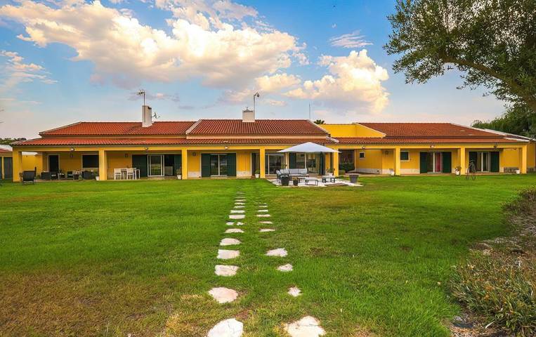 Villa para 12 pessoas, com piscina e jardim e ainda vista em Elvas