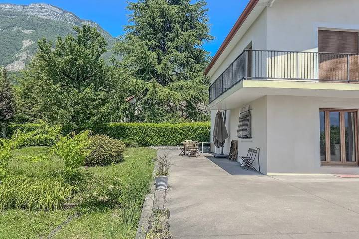 Villa pour 6 personnes, avec jardin dans l' Isère