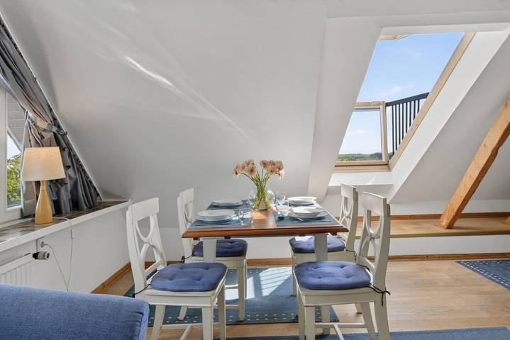 Ganze Wohnung, Komfortable Ferienwohnung Liiger Hörn Dg in Tinnum mit Sauna und Garten in Tinnum, Sylt (Gemeinde)