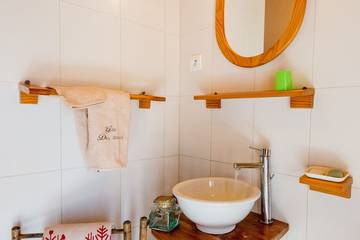 Gîte pour 6 Personnes dans Jou-sous-Monjou, Massif central, Photo 3