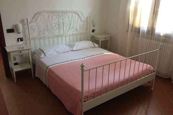 Location de vacances pour 6 personnes, avec balcon et jardin à Tavullia - 4