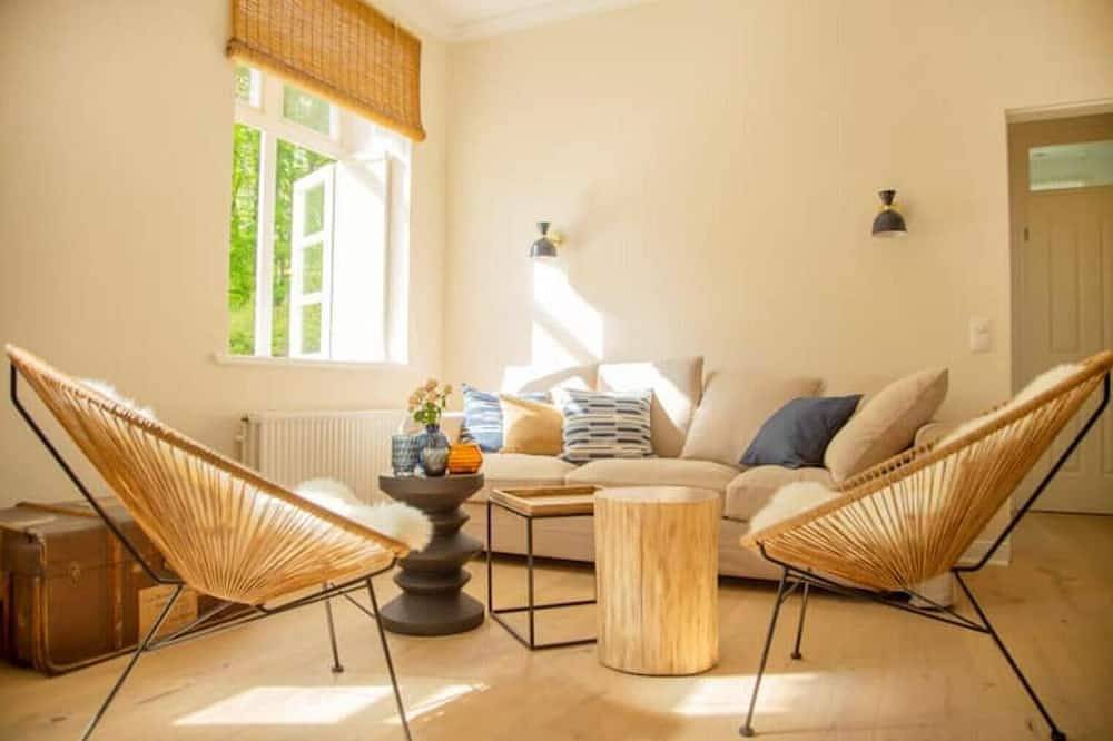 Ganze Wohnung, Traumhafte Ferienwohnung direkt am Plöner See in Nehmten, Südliche Ostseeküste