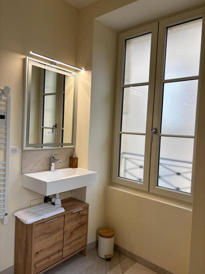 Gîte pour 2 personnes, avec Terrasse et Vue à Rieupeyroux - 4