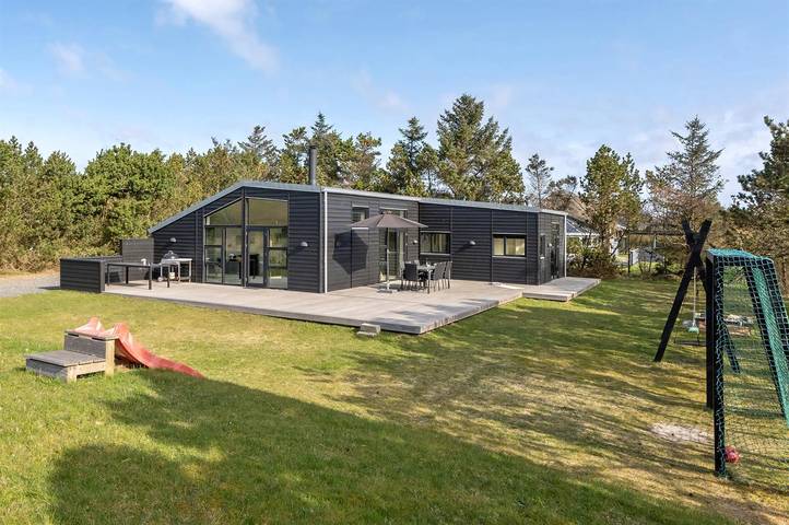 Feriehus for 8 personer, med Terrasse i Blåvand