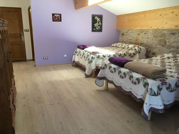 Chambre d’hôte pour 6 personnes, avec piscine ainsi que jardin et vue à Larroque