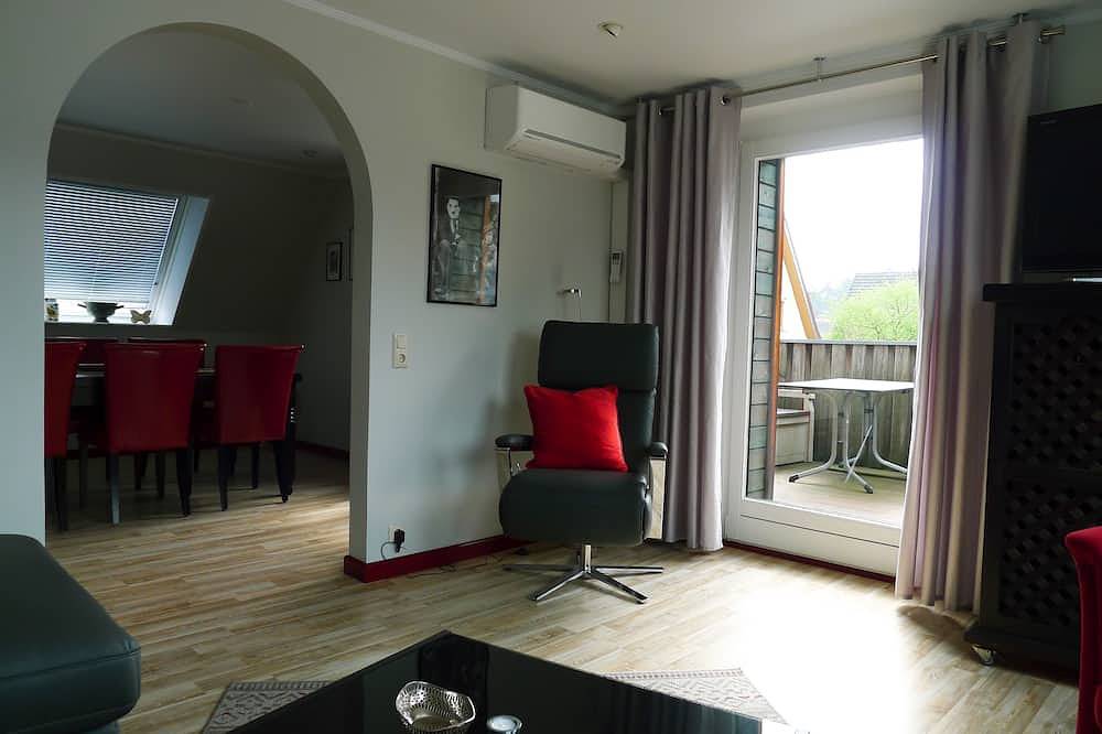 Entire apartment, 60 sqm, 3 rooms kitchen, bathroom and balcony in Oerlinghausen, Kreis Lippe