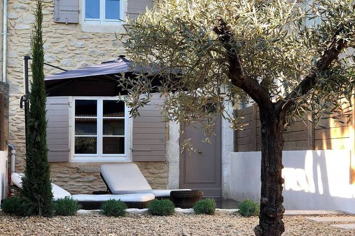 Location de vacances pour 4 personnes, avec Terrasse et Jardin dans Office De Tourisme Alpilles En Provence