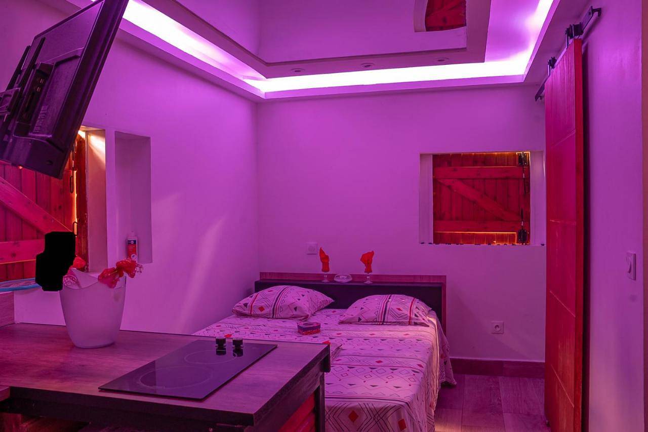 Love Room Ô Fruit de la passion in Le Gosier, Guadalupe