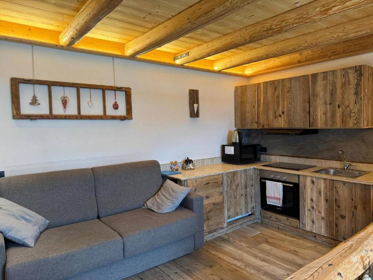 Entire apartment, Apartment 'Veleza' with Mountain View and Shared Garden in Auronzo di Cadore, Sexten Dolomites