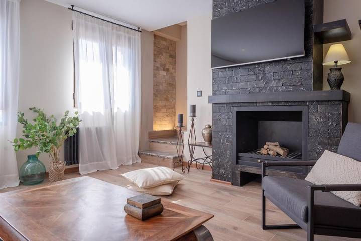 Casa de vacaciones para 14 personas, con jardín y jacuzzi - 1