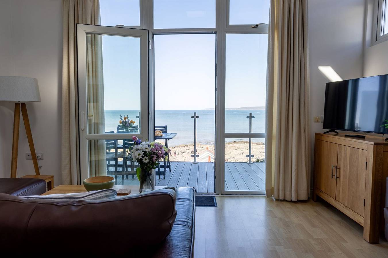 2 Bed Beach House in a fantastic sea front setting in Westward Ho, Hartland Devon Heritage Coast