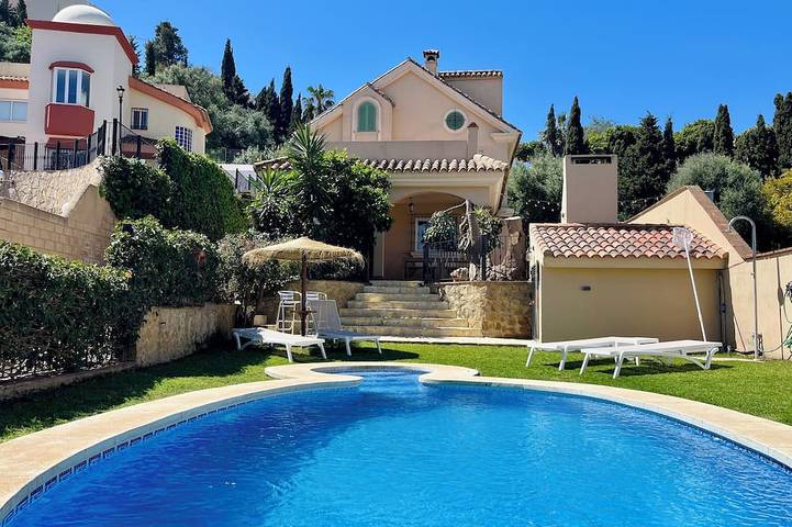Holiday home for 9 people, with terrace and garden in Benalmádena