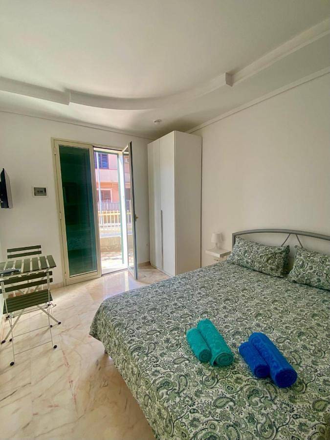 Chambre d’hôte pour 3 personnes, avec jardin ainsi que vue et terrasse à Avola - 2