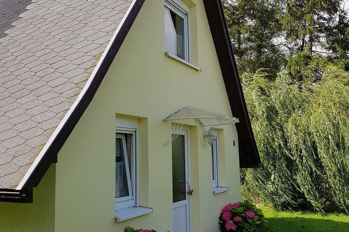 Ferienhaus für 4 Personen, mit Garten und Balkon in Börgerende-Rethwisch
