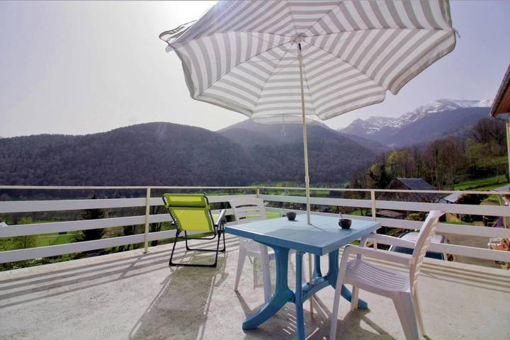 Gîte pour 2 personnes, avec balcon/terrasse et terrasse à Bagnères-de-Bigorre - 4