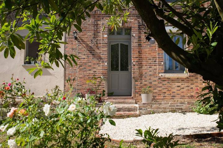 Location de vacances pour 4 personnes, avec Terrasse ainsi que Jardin et Vue à Cézy