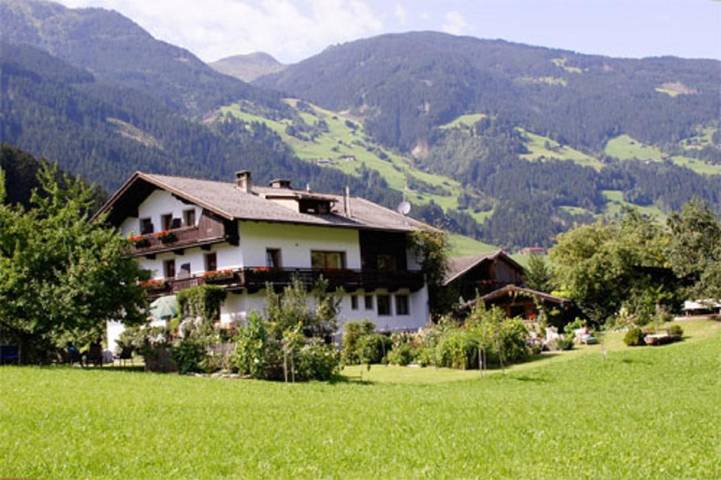 Maison d’hôte pour 6 personnes, avec jardin ainsi que balcon et vue à Hippach