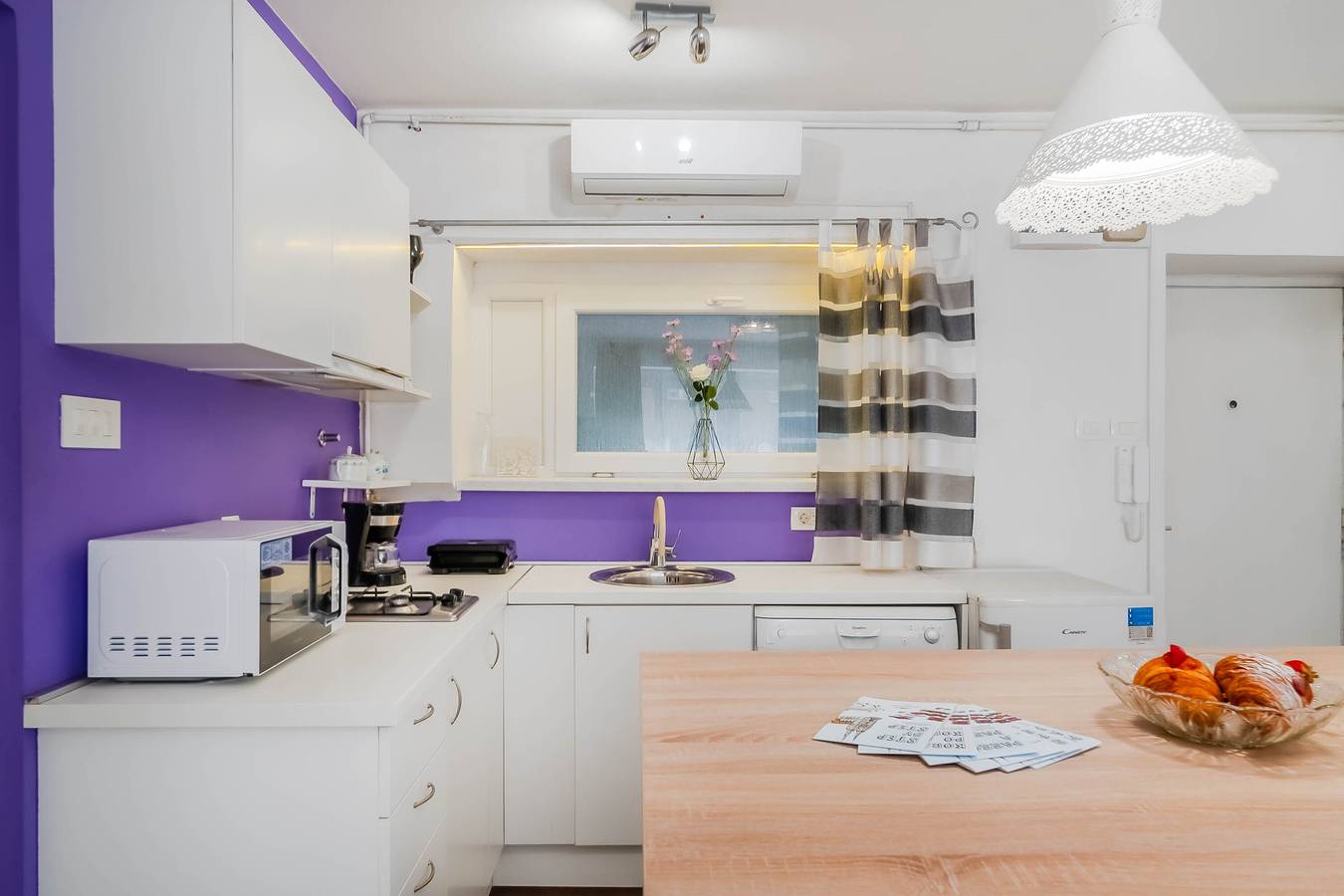 Entire apartment, Charming Downtown Studio in Zagreb, Zagreb region