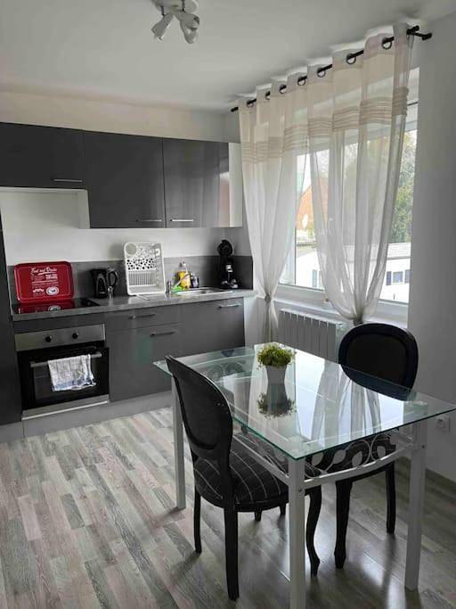 Appartement entier, One-Bedroom Apartment in Orchies, Département Nord