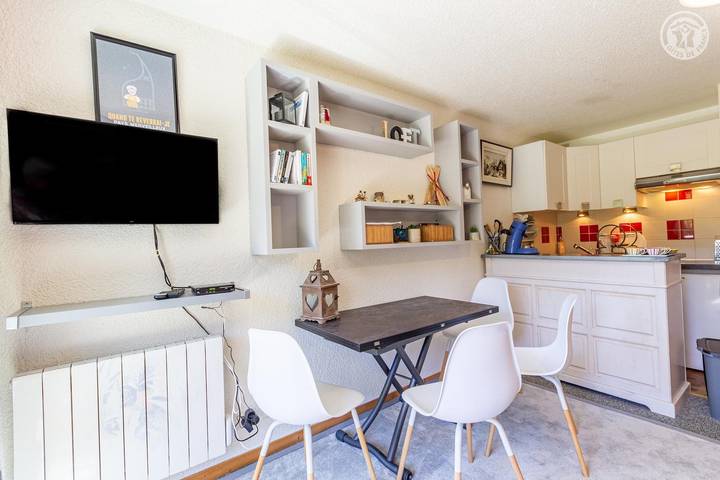 Gîte pour 4 personnes, avec balcon à Montgellafrey - 3