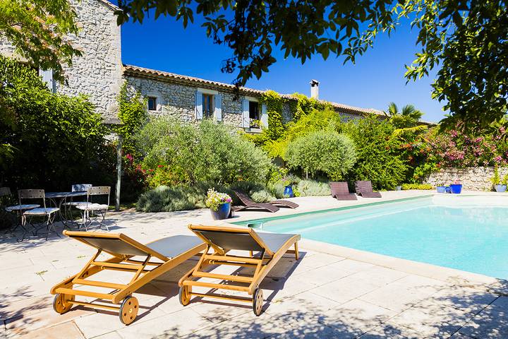 Gîte pour 12 personnes, avec piscine
