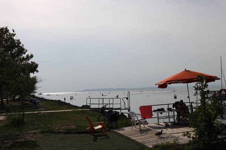 Ferienwohnung für 6 Personen, mit Ausblick und Pool sowie Seeblick und Garten in Siofok - 2