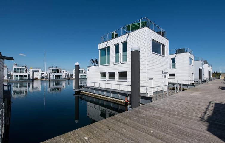 Hausboot für 6 Personen, mit Terrasse und Sauna in Olpenitz