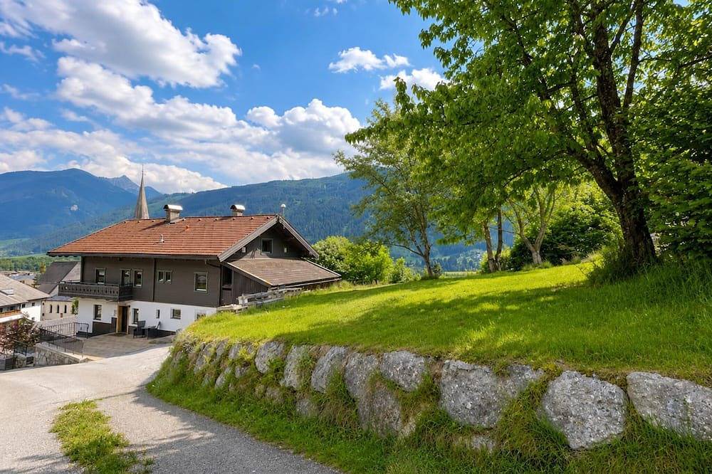 Großzügiges Ferienhaus mit Charme und Garten in Stuhlfelden, Pinzgau