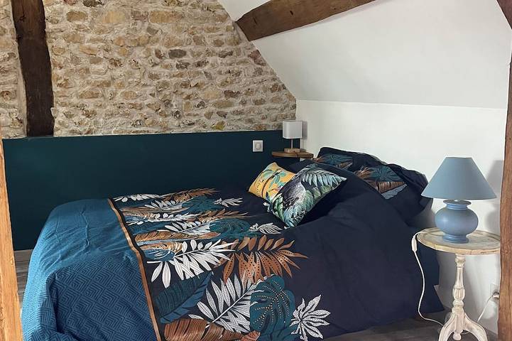 Location de vacances pour 4 personnes, avec terrasse ainsi que piscine et jardin, animaux acceptés à Prissac